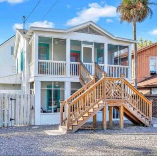 Splash Inn Upper Unit. Heated Pool walk to beach! - Tybee Island - 5