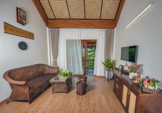 Hoa Binh Hotel - 8