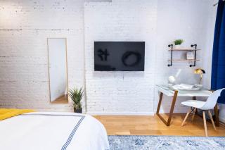 26-4A New Studio prime 20's W D Shared Courtyard - New York - 2