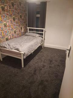 Rooms to rent in a shared house - Short & Long Stay - Huddersfield - 2