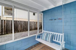 Coconut Crab Cottage: 4 BR Home STEPS from Beach! - Tybee Island - 1
