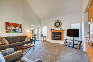 Stockton Home with Deck and Gas Grill about 1 Mi to Lake! - Stockton - 0