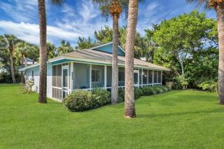 Gem by the Beach Unit A Walk to Beach, Shops, Bars - Tybee Island - 0