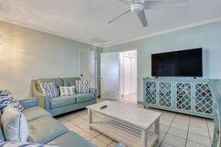 Gem by the Beach Unit A Walk to Beach, Shops, Bars - Tybee Island - 9
