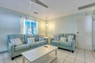 Gem by the Beach Unit A Walk to Beach, Shops, Bars - Tybee Island - 6