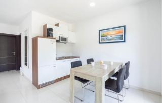 Amazing Apartment In Kastel Kambelovac - Kaštela - 7