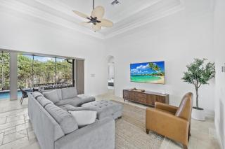 Central inland home with pool, spa and table tennis - 9