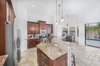 Central inland home with pool, spa and table tennis - 3