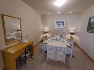 Hanging Rock Get Away - 3