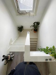 TubeSide Stylish 2-Bed Flat - London - 6