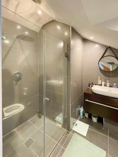 TubeSide Stylish 2-Bed Flat - London - 2