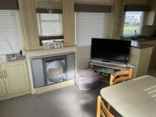 Golden Palm Resort - The Oasis - Coastal Caravan Breaks - Chapel Saint Leonards - 3