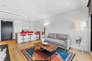 Modern 1BR Apt with Gym Pool & Wifi - Brisbane - 9
