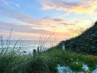 New Listing! Prime Location in Blue Mountain Beach - Santa Rosa Beach - 4