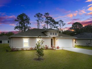 Coastal Vibes & Family Fun-Spacious 3BR, Kidz Zone, Desirable Neighborhood - Palm Coast - 9