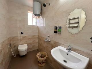 Nirvana Stay, Spacious Fully furnished 2bhk apartment in Mangalore, Full AC for Family - 6