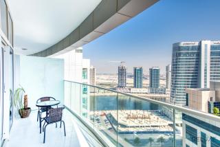 Overlooking Canal Views, Fam-Friendly 2BR Unit, Damac Majestine Tower, Business Bay by Deluxe Holiday Homes - Dubai - 8