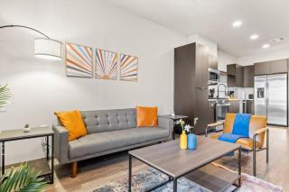 Stunning Westgate CozySuites by stadium with pool 4 - 7