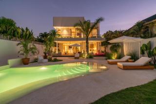 Berawa Breeze - Chic 4BR Beachside Oasis with Sauna - Canggu - 4