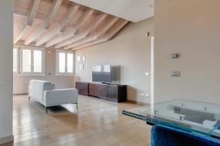 JOIVY Elegant apartment with parking and balcony - Milan - 2
