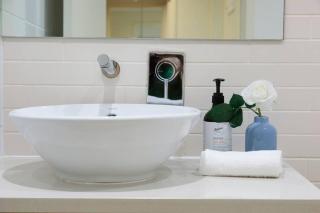 'Waterfront Wonder' Expansive Indoor-Outdoor Haven - 5