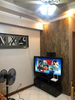 2 Separate Units, 1BR on 23rd flr and 3BR Penthouse on 41st flr in Manila, Near SLEC,US Embassy, Mall and Parks with Excellent View - Manila - 1