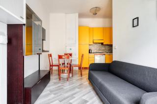 JOIVY Stylish 2-bed Flat, Easy Access to Centre - 0
