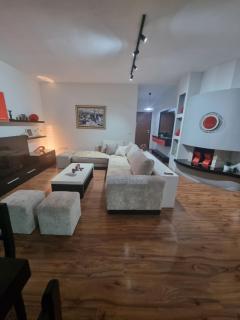 Grand Central Apartment LTH - Tirana - 1