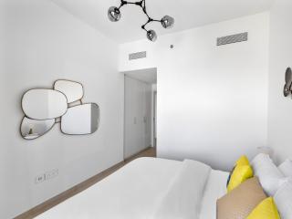 Contemporary 2BDR with Downtown views-28 - Dubai - 3