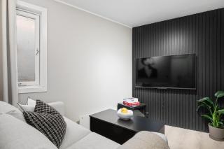 King bed - Renovated 2024 - 2BR Behind Bryggen - Bergen - 3