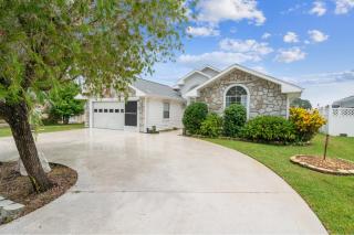 Peaceful Waterfront Pool Home home - Palm Coast - 3