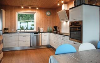 Two-Bedroom Holiday Home In Bjert - Bjert Strand - 1