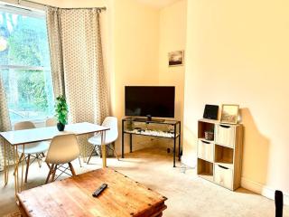 Peaceful park side apartment - Hastings - 2