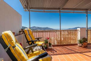 Casa Marlo, Spacious House in the Lively Centre of Cómpeta - Cómpeta - 0