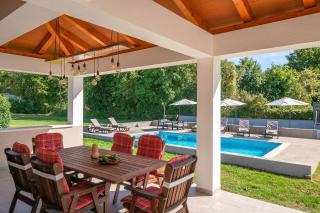 Charmante Villa mit privatem Pool, Klima, Sonnenliegen, Terrasse und Grill - Manjadvorci - 8