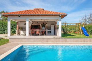 Charmante Villa mit privatem Pool, Klima, Sonnenliegen, Terrasse und Grill - Manjadvorci - 6