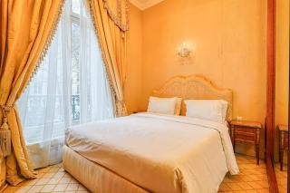 Napoleon Suite Champs Elysees - París - 7