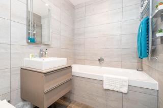 City Centre 2 Bedroom Penthouse - Secure Parking - Air Conditioning - 17CH - Birmingham - 2