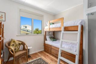Beach Bach on the Dune Trails - Tirohanga - 4