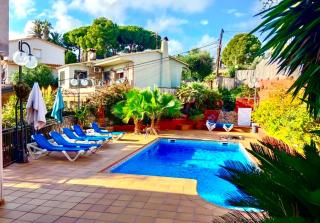 Casa de 2000 m2 Piscina Mar Barbacoa y Felicidad - 1