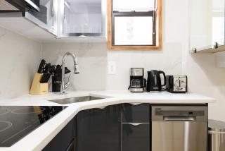 75-5A Luxury 3BR Duplex W D in unit Elevator - 3