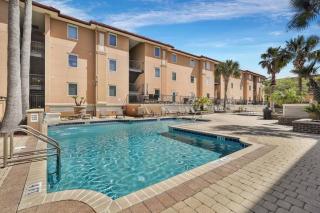 3 BR Condo 2 Pools and Hot Tub Walk to Beach - 0