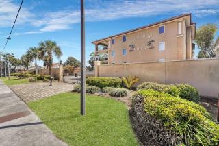 3 BR Condo 2 Pools and Hot Tub Walk to Beach - 3