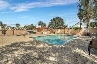 3 BR Condo 2 Pools and Hot Tub Walk to Beach - Tybee Island - 2
