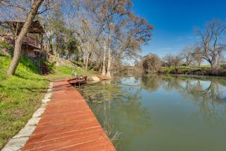 Seguin Riverfront Retreat Fishing Dock and Kayaks! - Seguin - 9