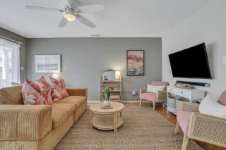 Tybee Island Treasure: Beachfront Condo - 2