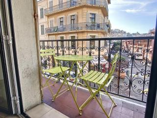 Studio with view on Marché Forville for 2 128 - Cannes - 4