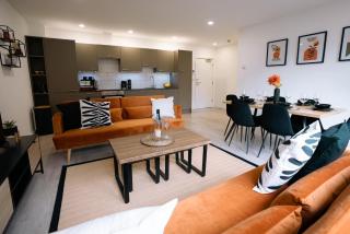 Modern City Centre Apartment - 5