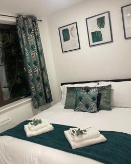 Modern City Centre Apartment - Exeter - 1