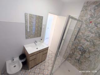 Central Rooms Valencia Downtown - Bruno Apartments CoLiving - Valencia - 9